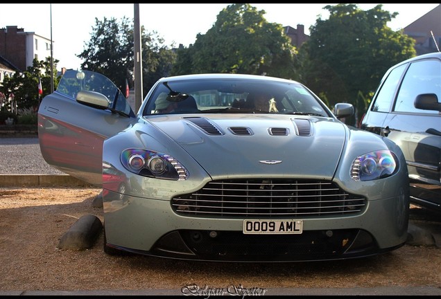 Aston Martin V12 Vantage