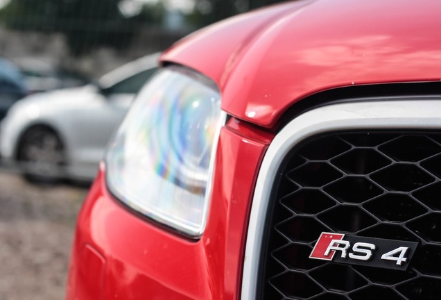 Audi RS4 Sedan