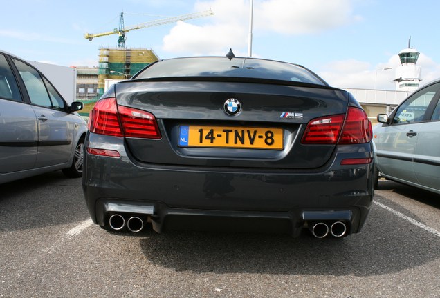 BMW M5 F10 2011