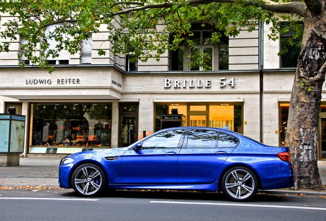 BMW M5 F10 2011