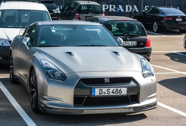 Nissan GT-R