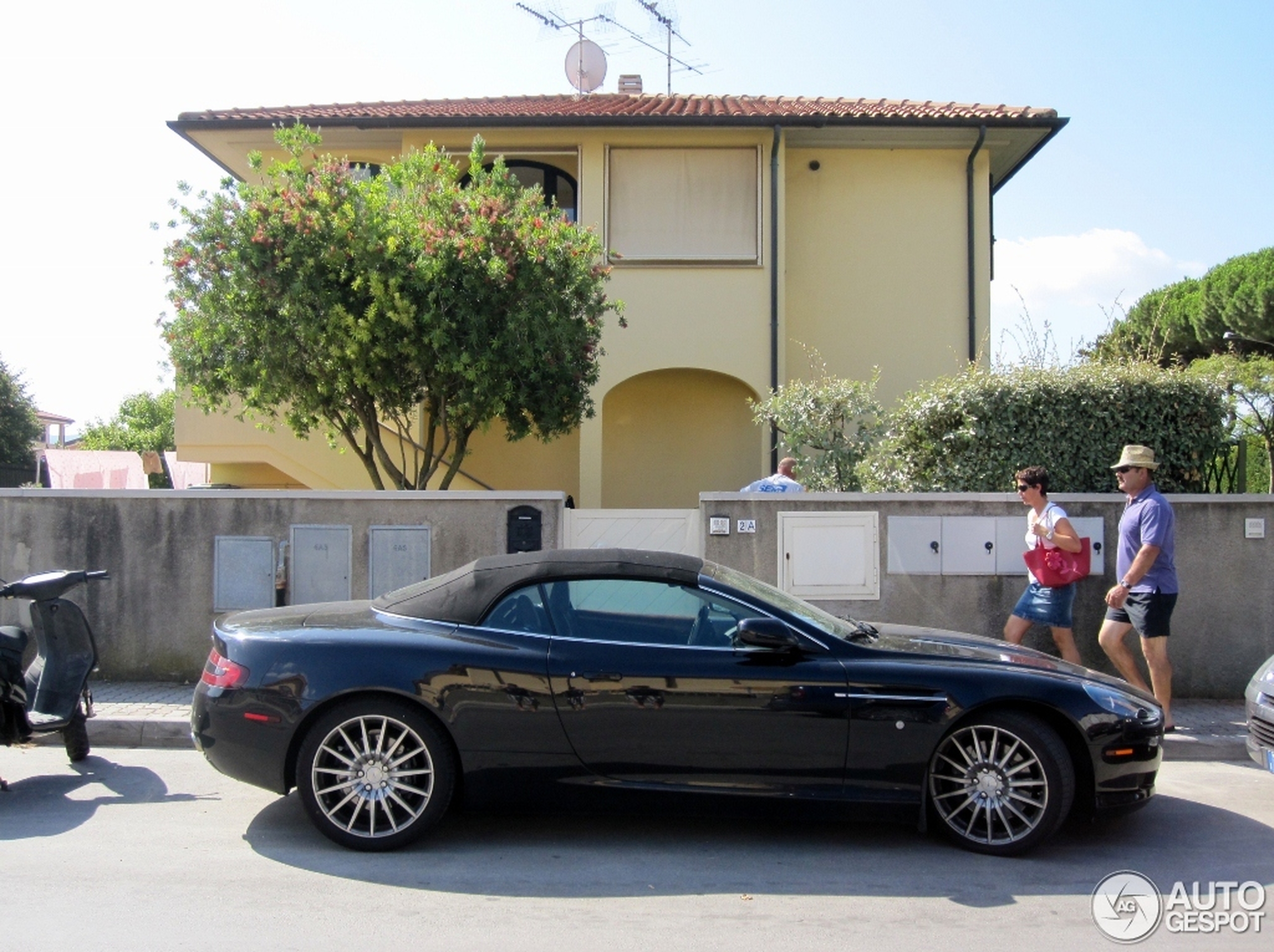 Aston Martin DB9 Volante