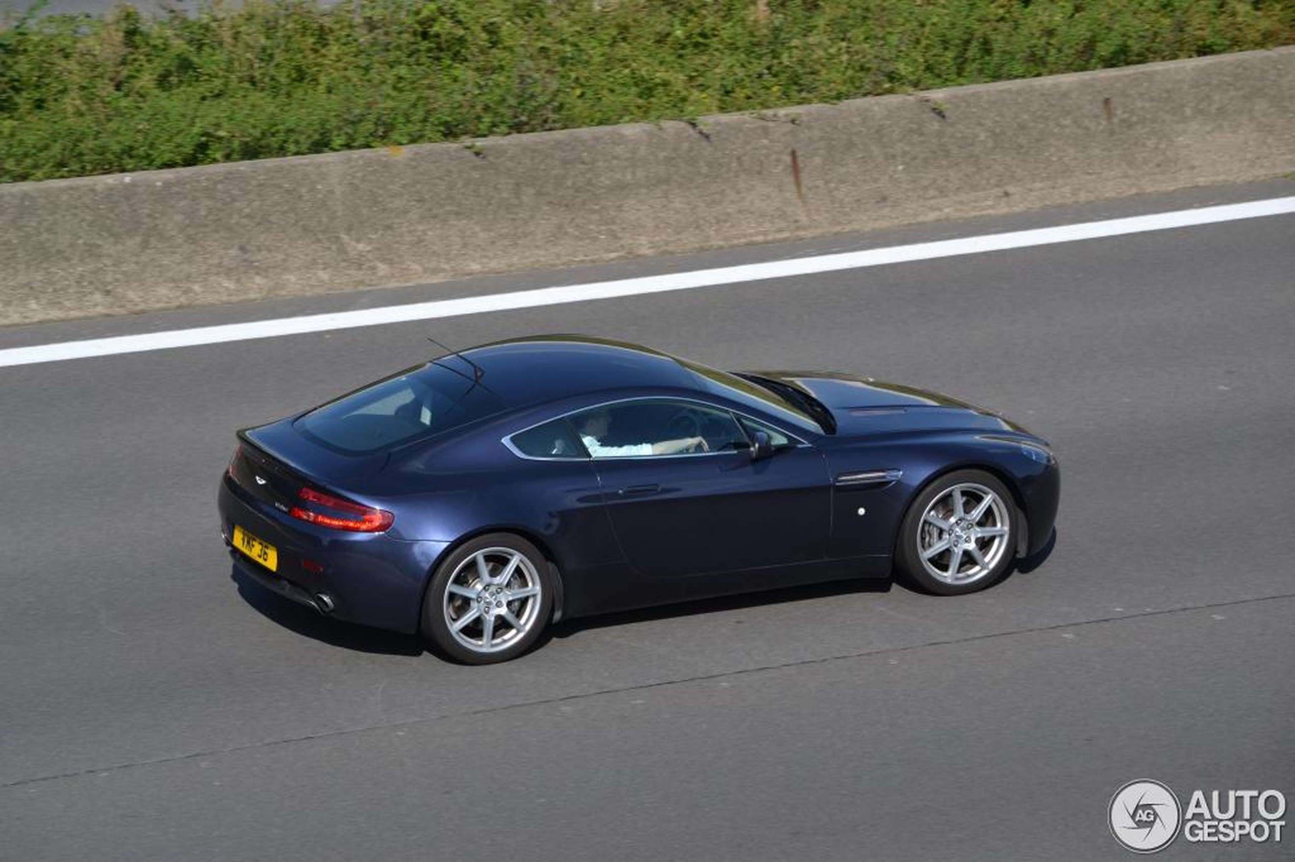 Aston Martin V8 Vantage