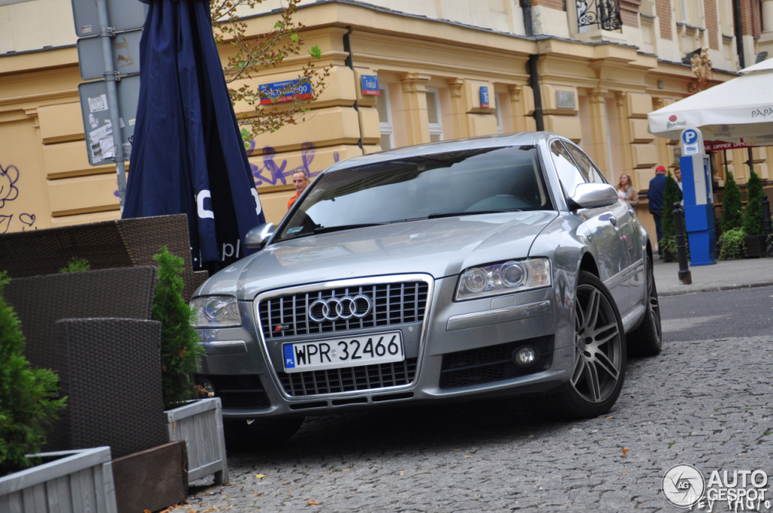 Audi S8 D3