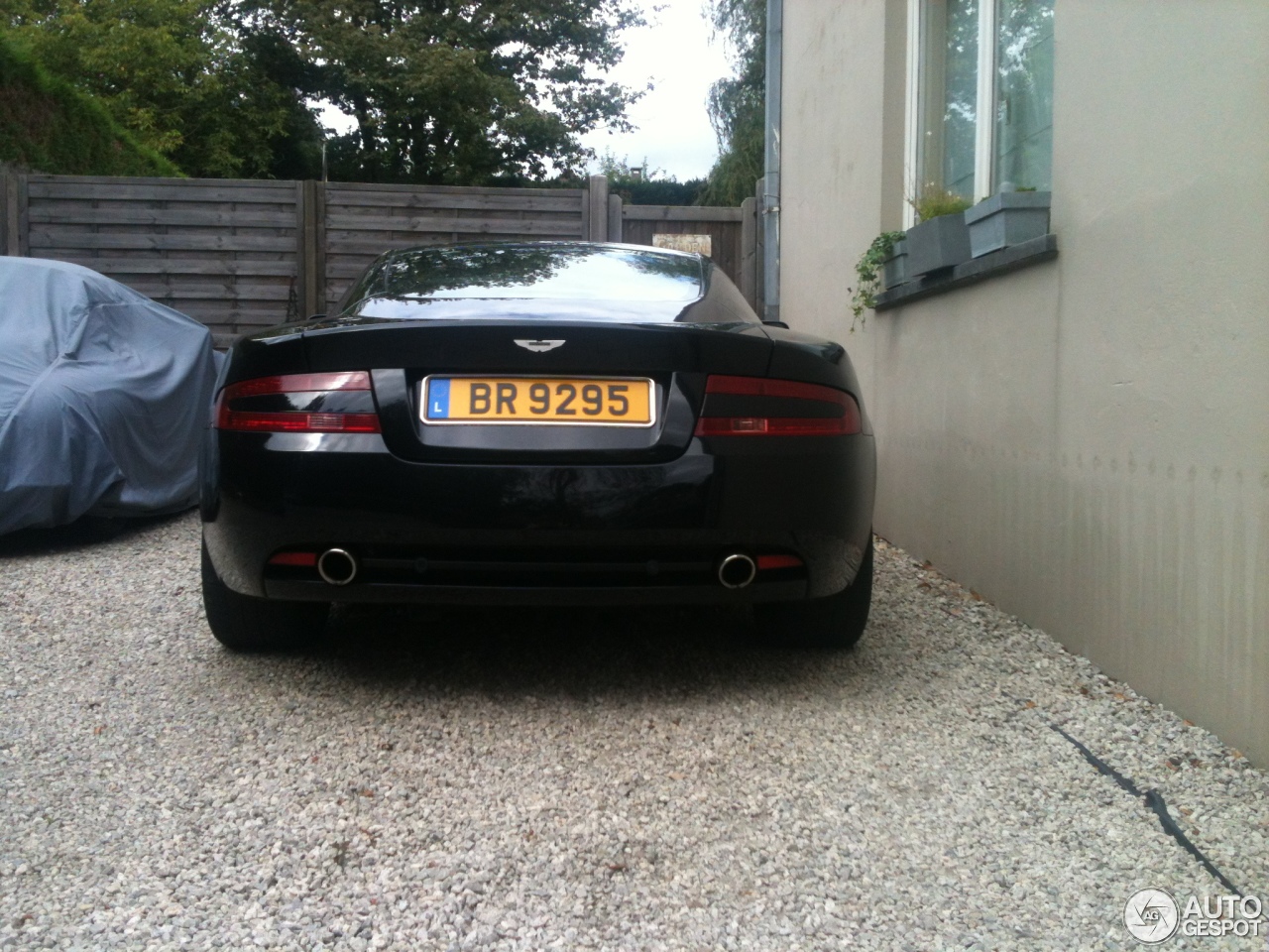 Aston Martin DB9