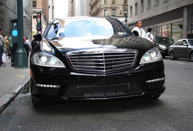 Mercedes-Benz S 63 AMG W221 2011