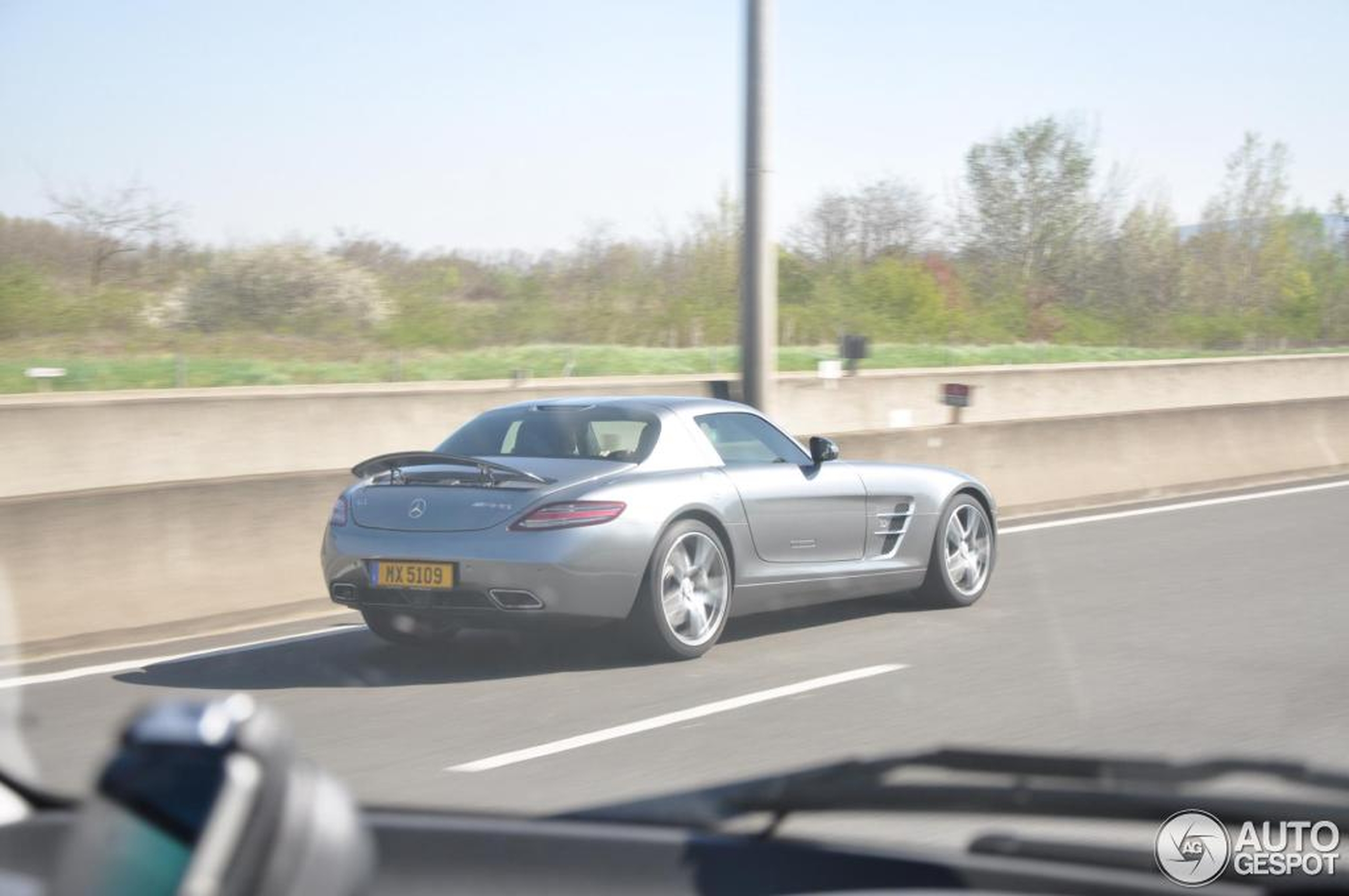 Mercedes-Benz SLS AMG