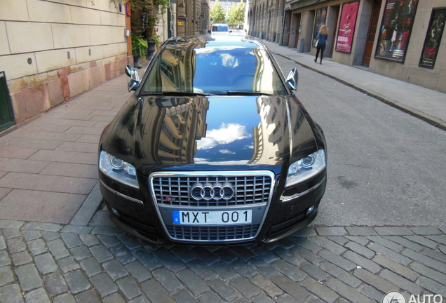 Audi S8 D3