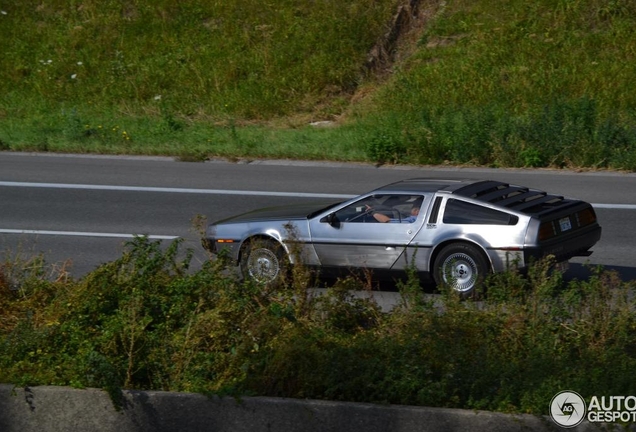 DeLorean DMC-12