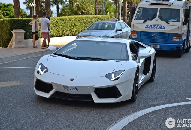 Lamborghini Aventador LP700-4