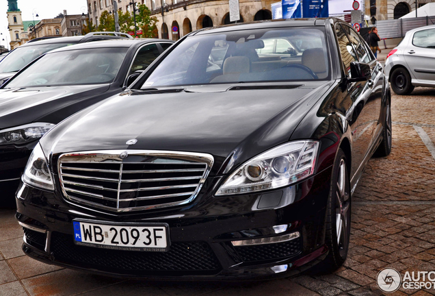 Mercedes-Benz S 63 AMG W221 2011