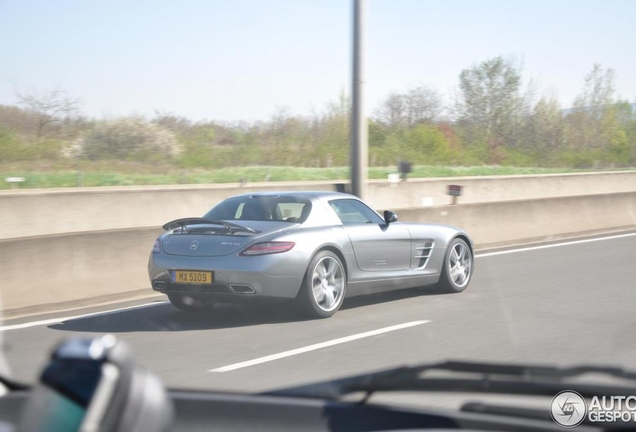 Mercedes-Benz SLS AMG