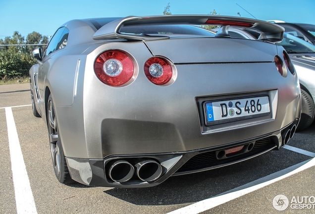 Nissan GT-R