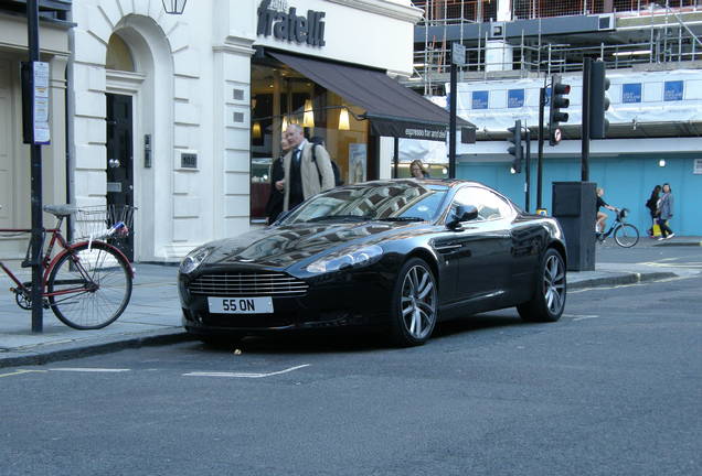 Aston Martin DB9