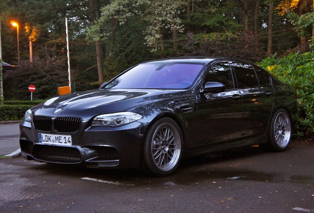 BMW M5 F10 2011