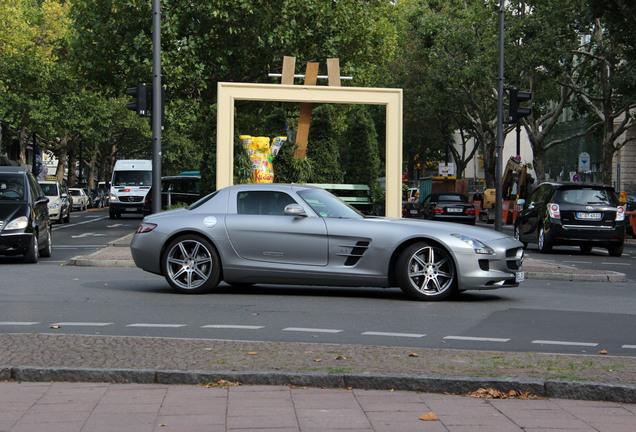 Mercedes-Benz SLS AMG