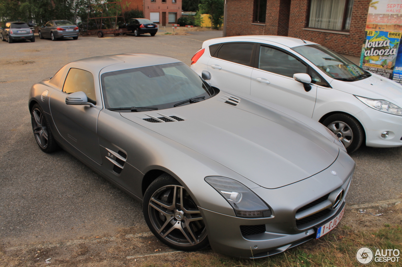 Mercedes-Benz SLS AMG