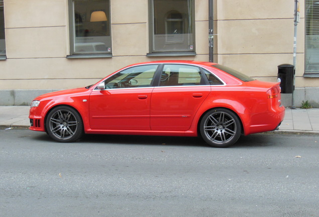 Audi RS4 Sedan