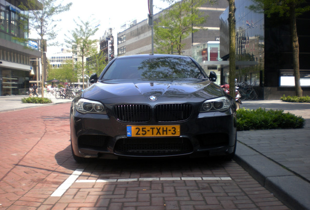 BMW M5 F10 2011