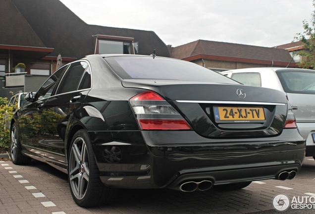 Mercedes-Benz S 65 AMG V221