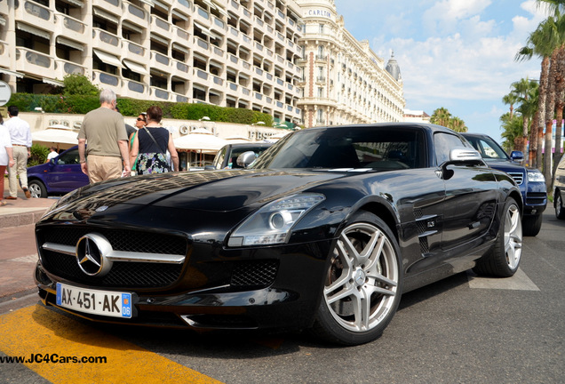 Mercedes-Benz SLS AMG