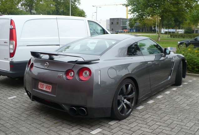 Nissan GT-R