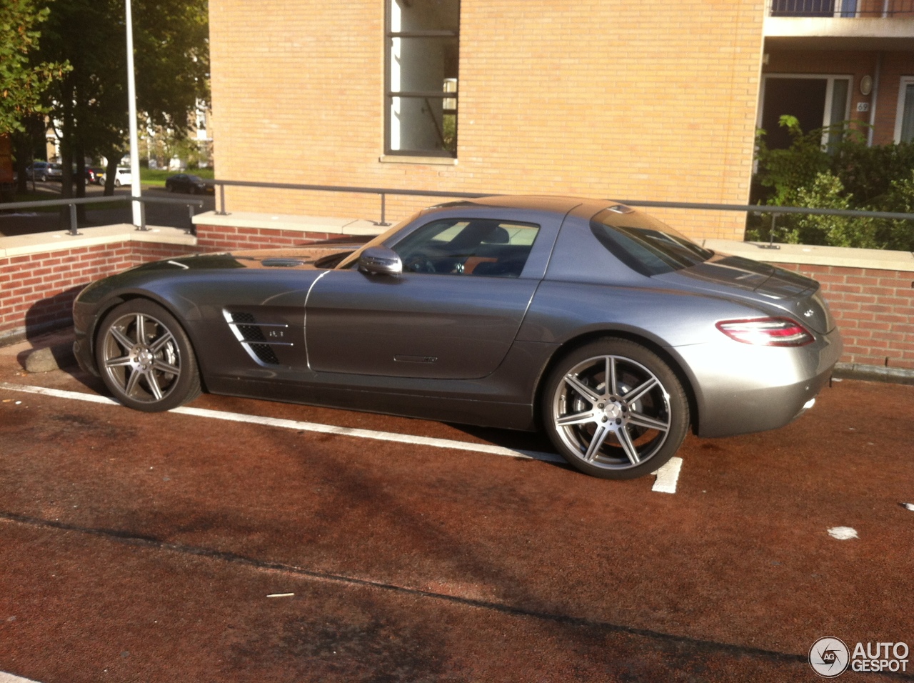 Mercedes-Benz SLS AMG