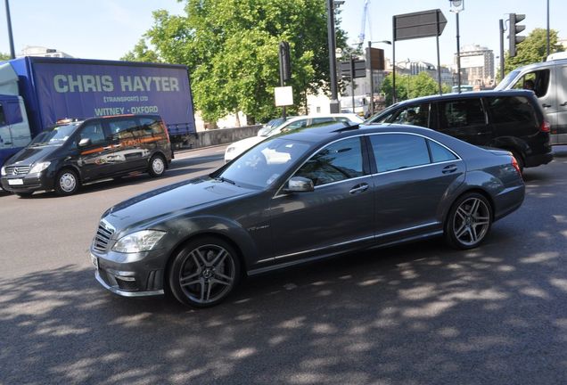 Mercedes-Benz S 65 AMG V221 2010