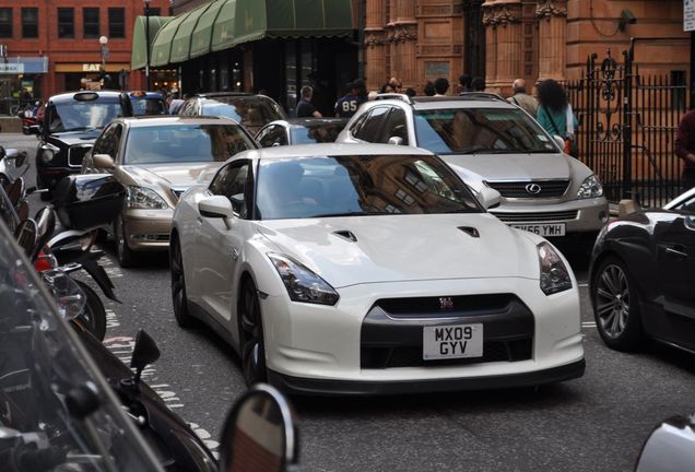 Nissan GT-R