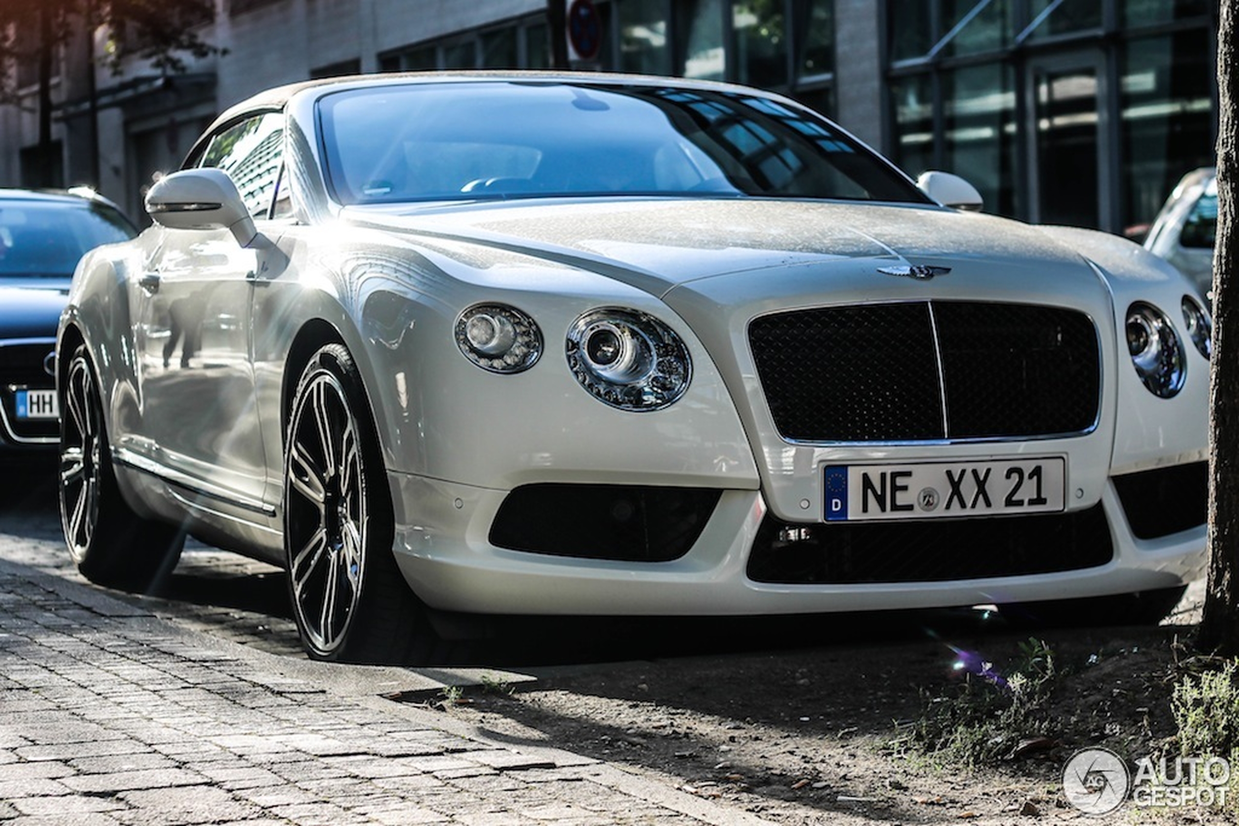 Bentley Continental GTC V8