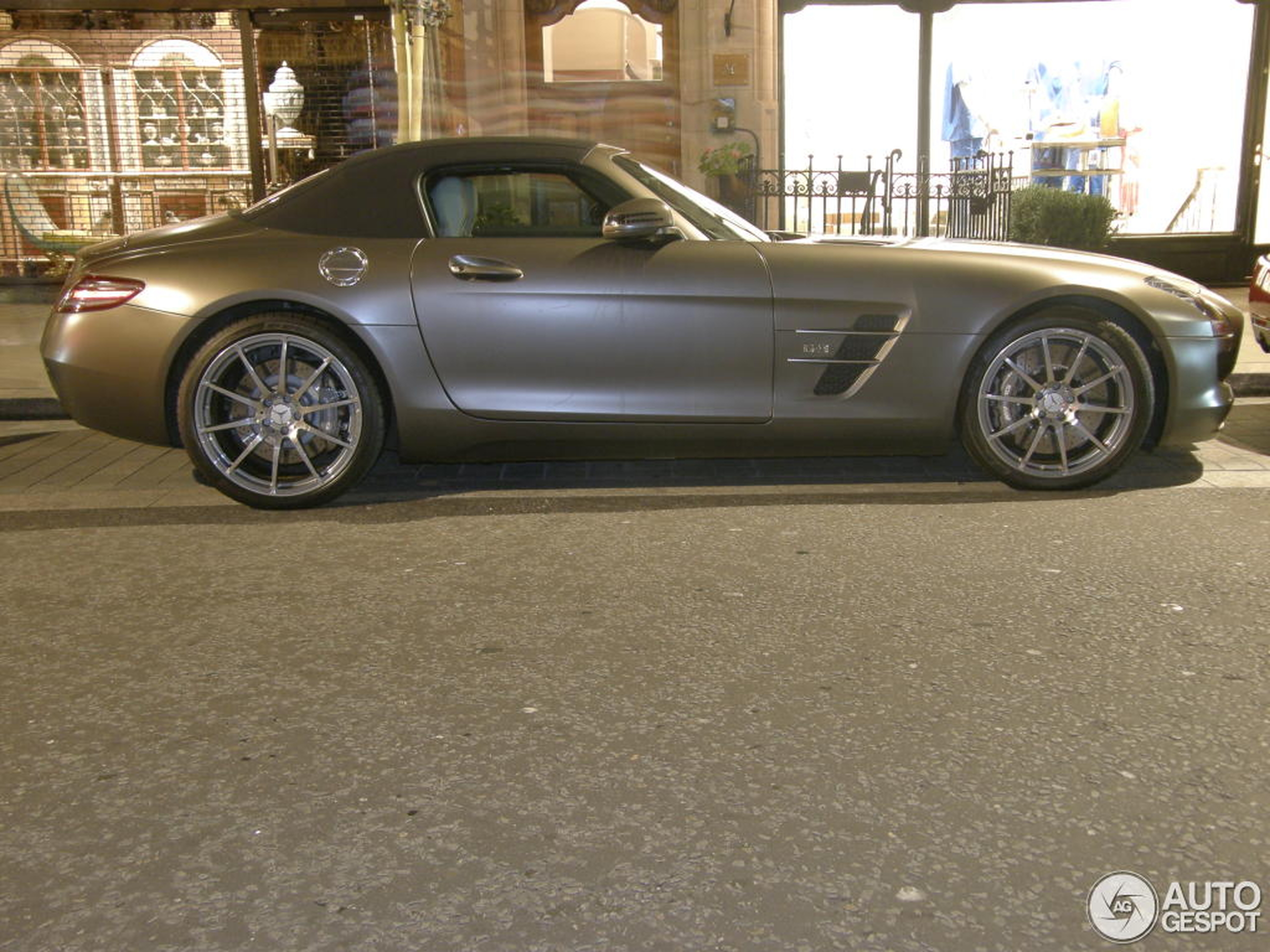 Mercedes-Benz SLS AMG Roadster