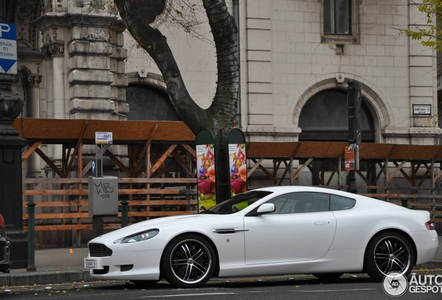 Aston Martin DB9