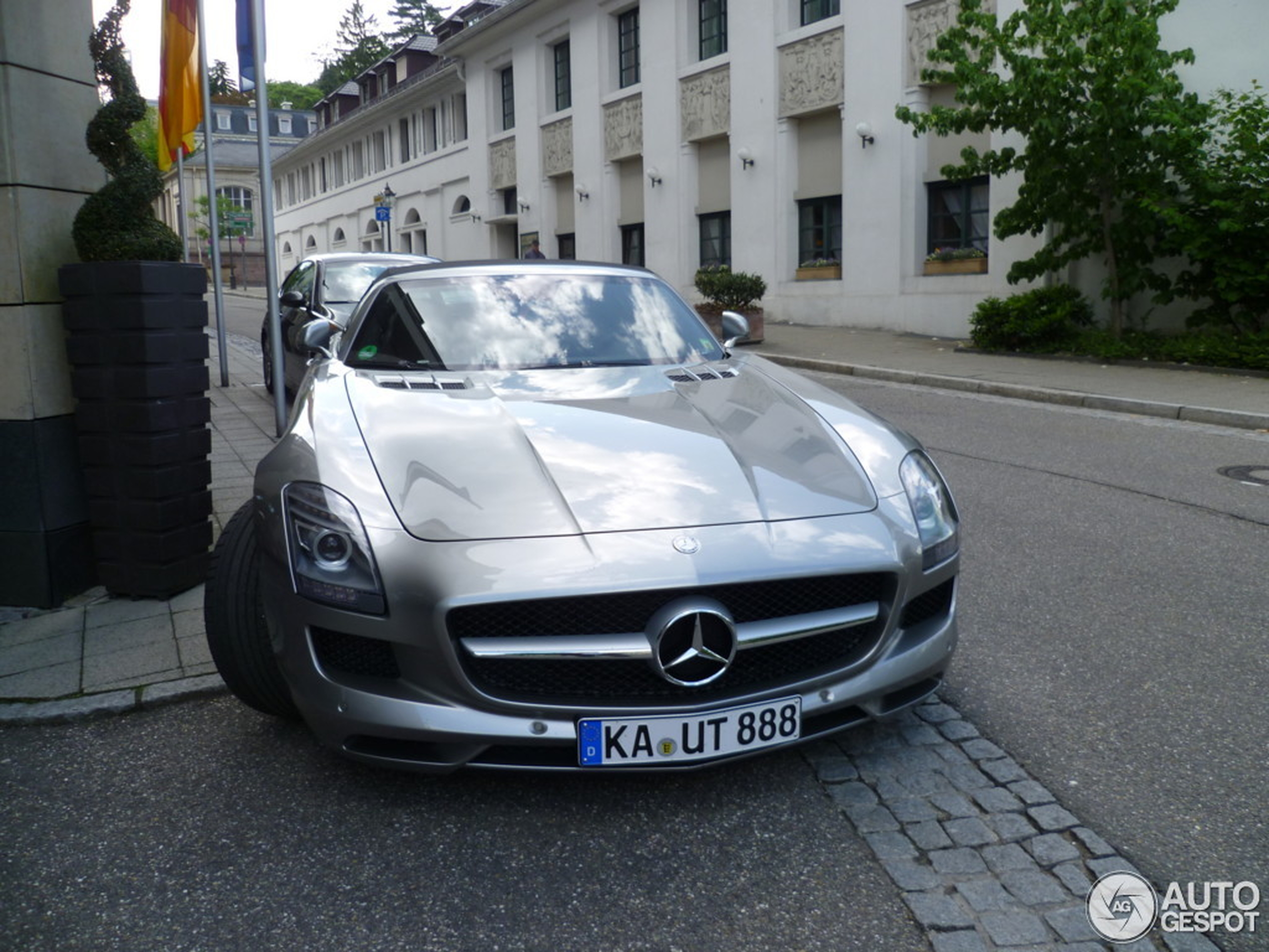 Mercedes-Benz SLS AMG Roadster