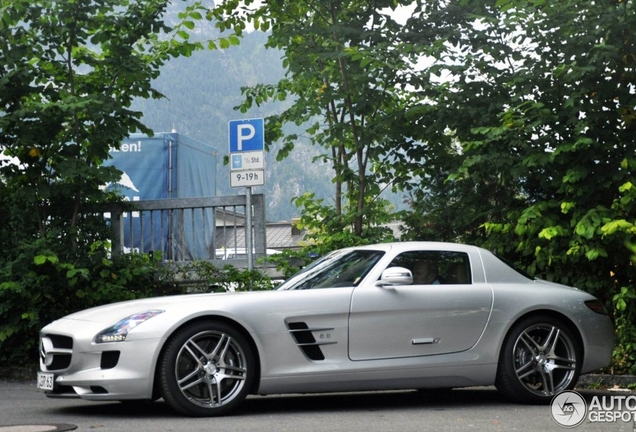 Mercedes-Benz SLS AMG