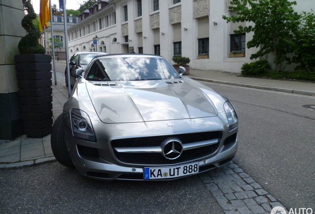 Mercedes-Benz SLS AMG Roadster