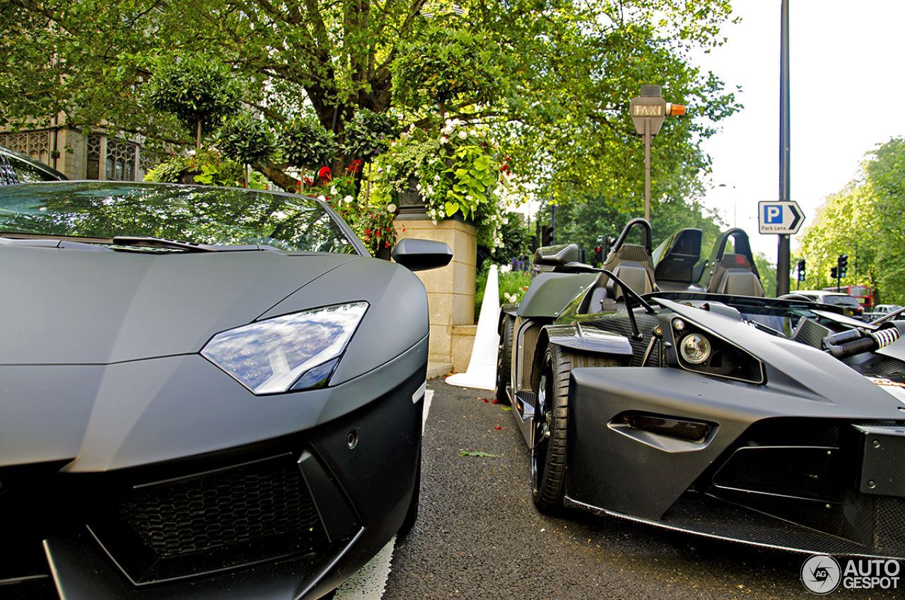 Lamborghini Aventador LP700-4