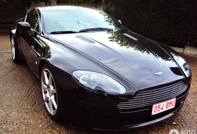 Aston Martin V8 Vantage