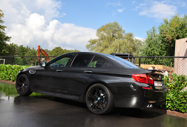 BMW M5 F10 2011