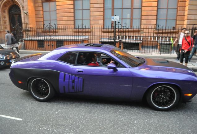 Dodge Challenger SRT-8