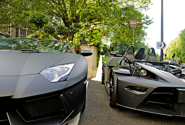 Lamborghini Aventador LP700-4