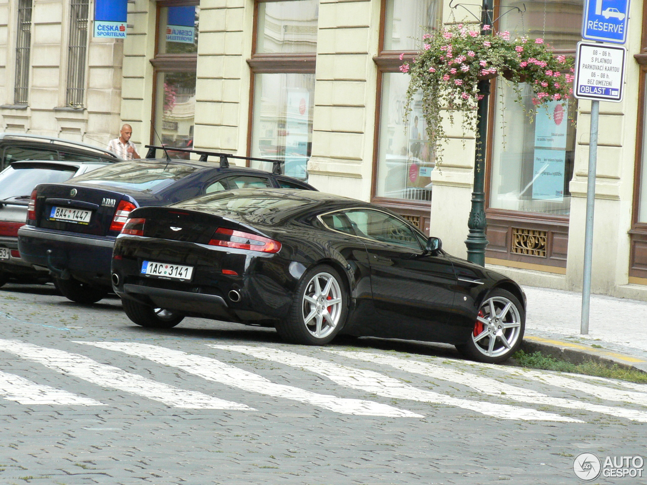 Aston Martin V8 Vantage