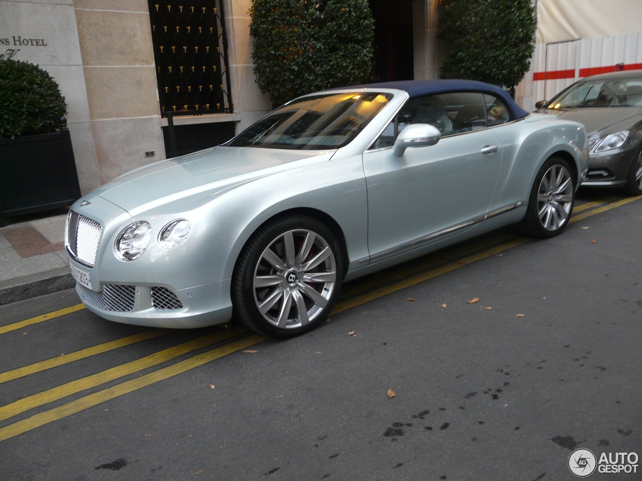 Bentley Continental GTC 2012