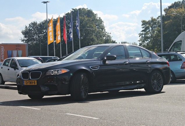 BMW M5 F10 2011