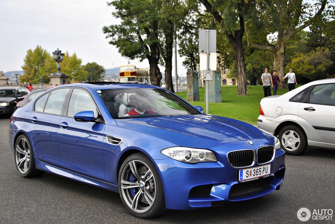 BMW M5 F10 2011