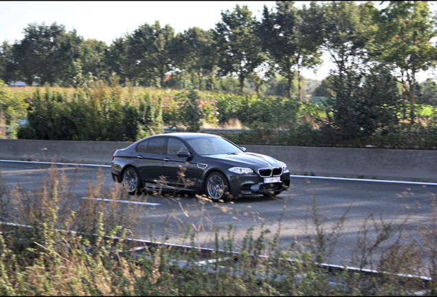 BMW M5 F10 2011