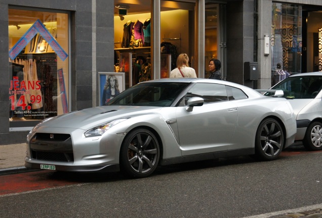 Nissan GT-R