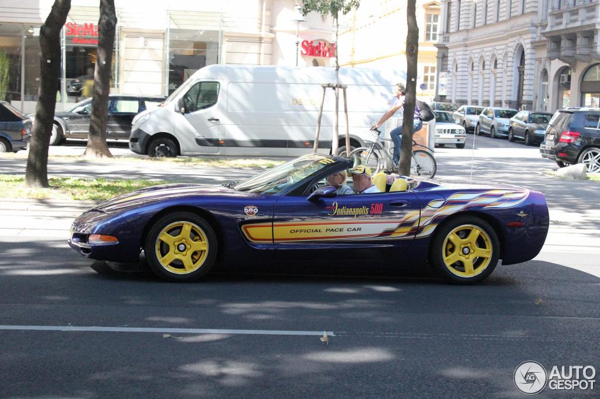 Chevrolet Corvette C5 Indy Pace-Car