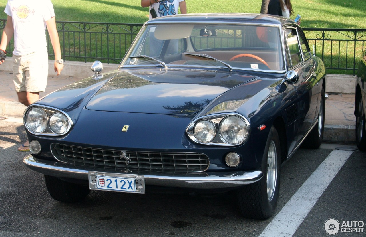 Ferrari 330 GT 2+2 Series I