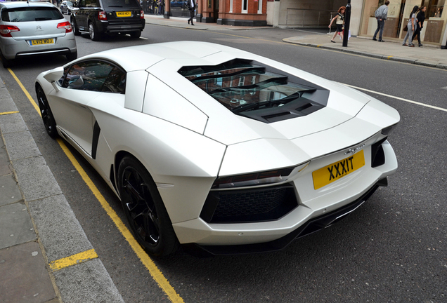 Lamborghini Aventador LP700-4