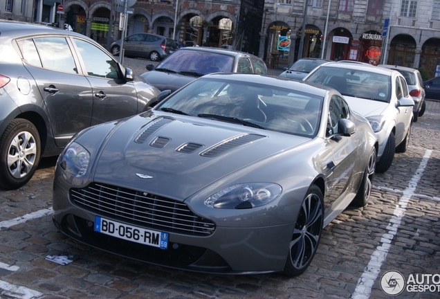 Aston Martin V12 Vantage